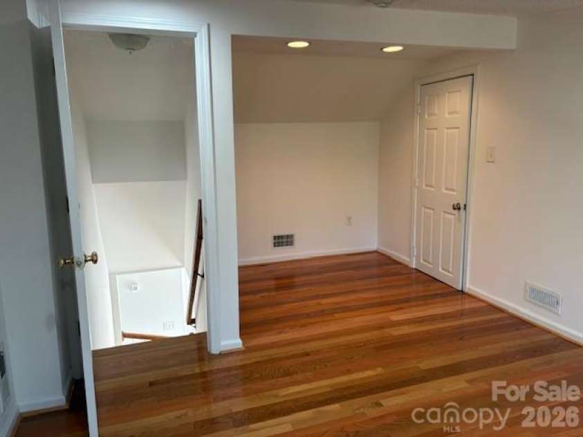 5324 Donnefield Drive, Charlotte, NC 28227.  MLS# CAR4358511, YatesRealty ID 10123. 