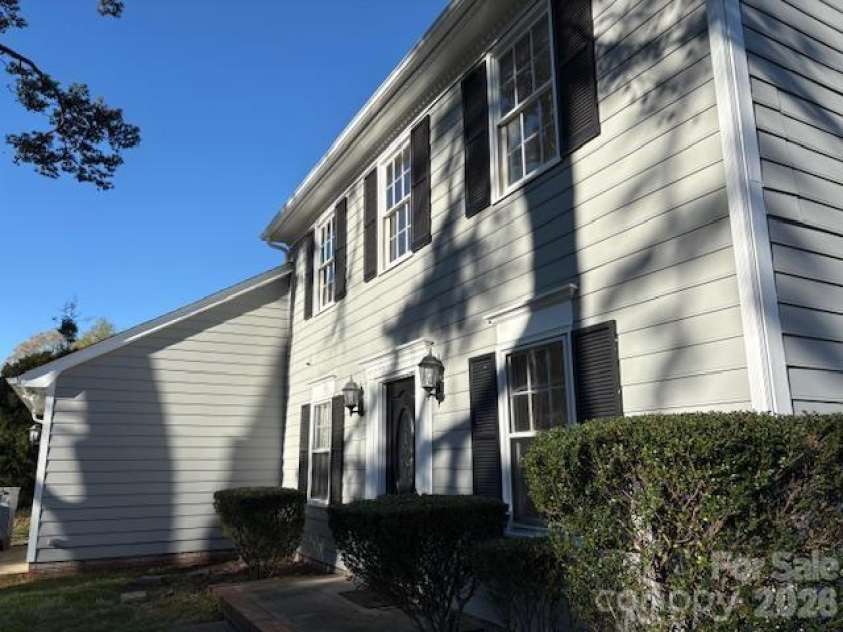 5324 Donnefield Drive, Charlotte, NC 28227.  MLS# CAR4358511, YatesRealty ID 10123. 