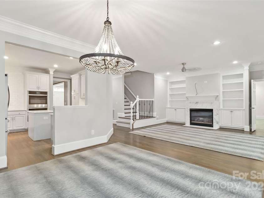 5916 Bridger Court, Charlotte, NC 28211.  MLS# CAR4184678, YatesRealty ID 10123. 