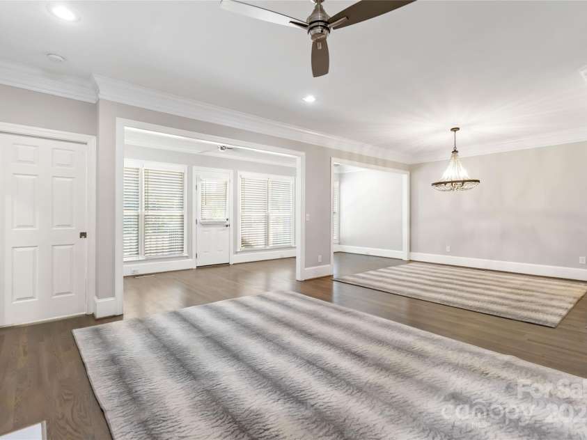 5916 Bridger Court, Charlotte, NC 28211.  MLS# CAR4184678, YatesRealty ID 10123. 