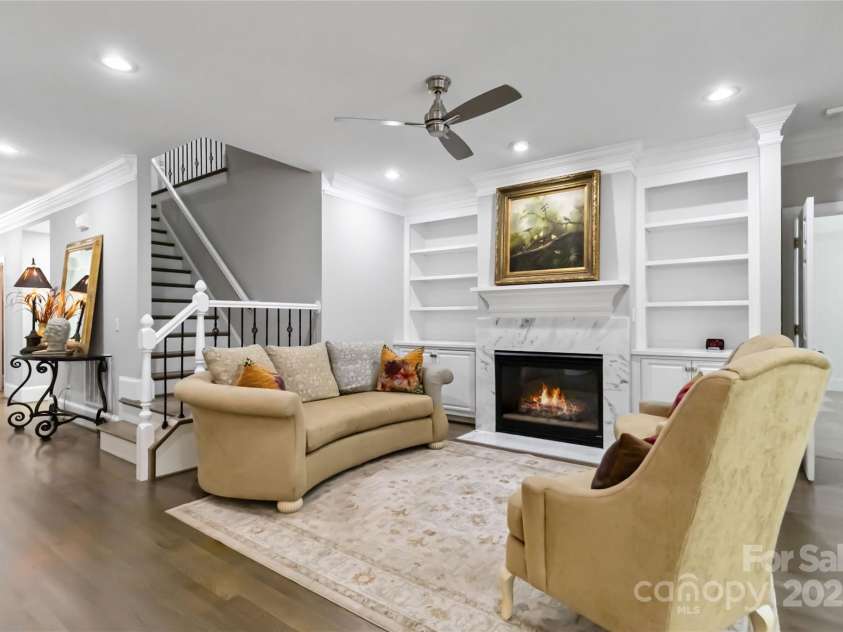 5916 Bridger Court, Charlotte, NC 28211.  MLS# CAR4184678, YatesRealty ID 10123. 