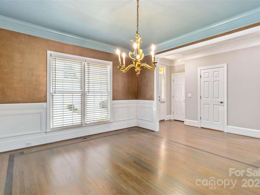 5916 Bridger Court, Charlotte, NC 28211.  MLS# CAR4184678, YatesRealty ID 10123. Formal dining room