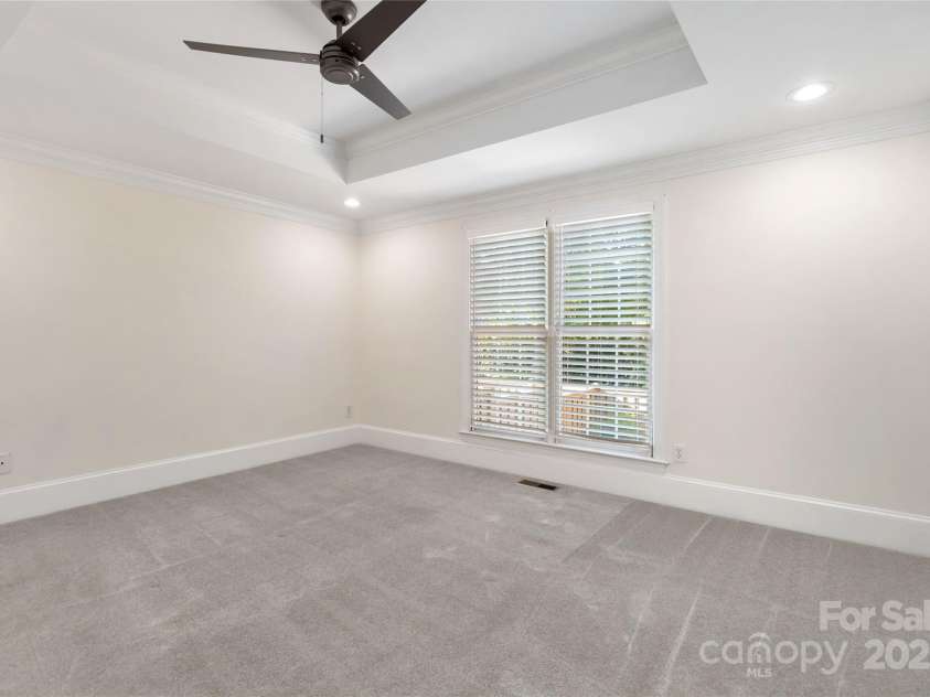 5916 Bridger Court, Charlotte, NC 28211.  MLS# CAR4184678, YatesRealty ID 10123. Primary bedroom on main floor