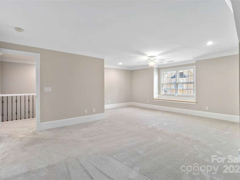 5916 Bridger Court, Charlotte, NC 28211.  MLS# CAR4184678, YatesRealty ID 10123. Upstairs bedroom with a recessed area that is perfect for desk or sitting area.