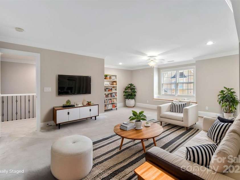 5916 Bridger Court, Charlotte, NC 28211.  MLS# CAR4184678, YatesRealty ID 10123. Virtuallly staged bedroom