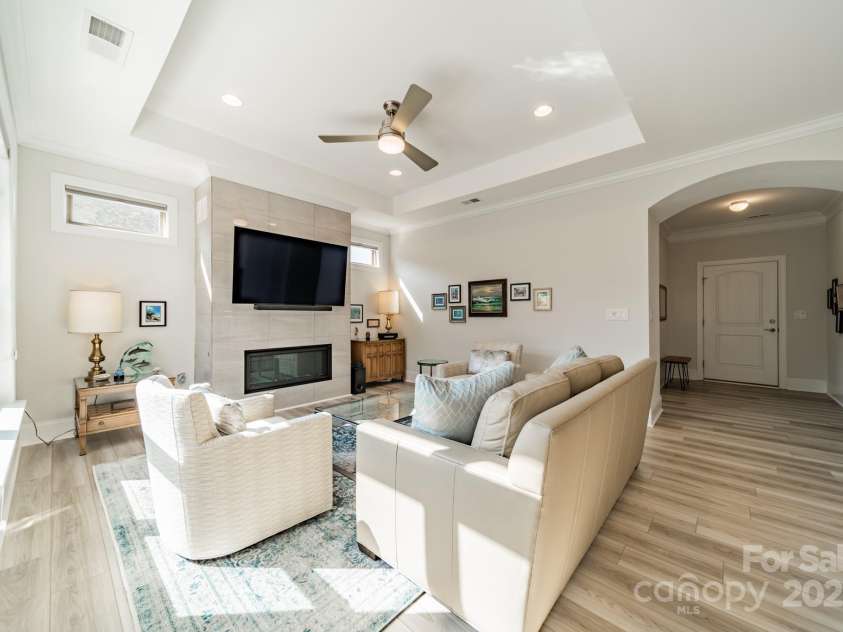 2014 Newstyle Way, Tega Cay, SC 29708.  MLS# CAR4190595, YatesRealty ID 10124. Family Room
