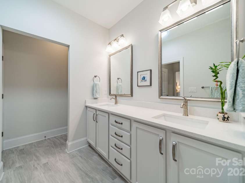 2014 Newstyle Way, Tega Cay, SC 29708.  MLS# CAR4190595, YatesRealty ID 10124. Primary Bathroom with Double Vanities