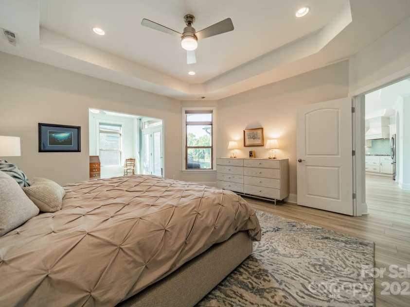 2014 Newstyle Way, Tega Cay, SC 29708.  MLS# CAR4190595, YatesRealty ID 10124. Primary Bedroom Suite
