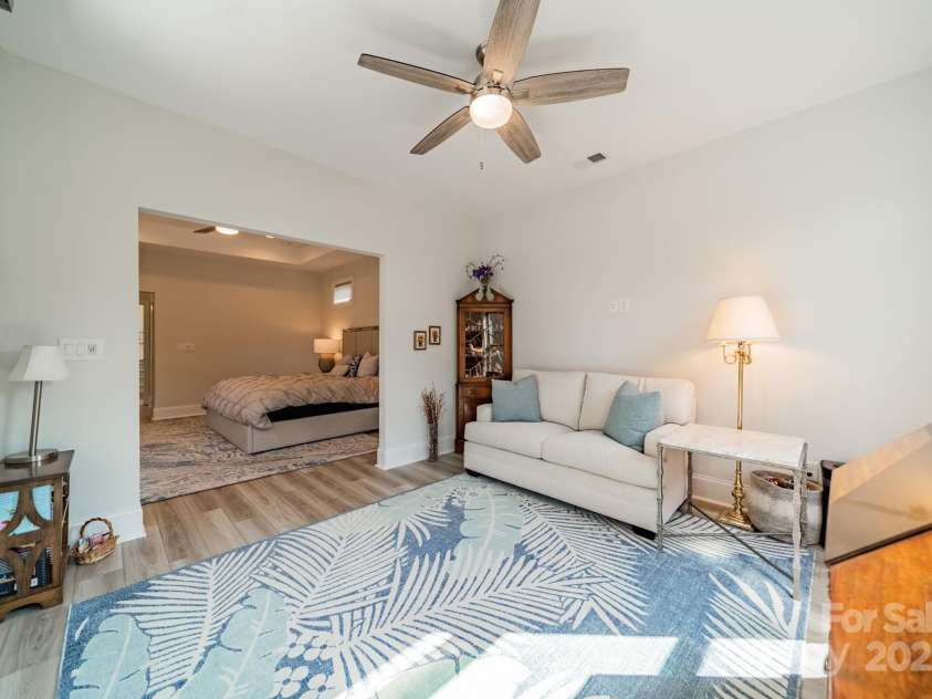 2014 Newstyle Way, Tega Cay, SC 29708.  MLS# CAR4190595, YatesRealty ID 10124. Sunroom