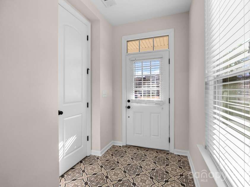 1114 Roderick Drive, Fort Mill, SC 29708.  MLS# CAR4231297, YatesRealty ID 10127. 