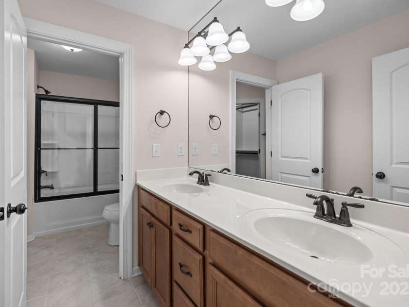 1114 Roderick Drive, Fort Mill, SC 29708.  MLS# CAR4231297, YatesRealty ID 10127. 