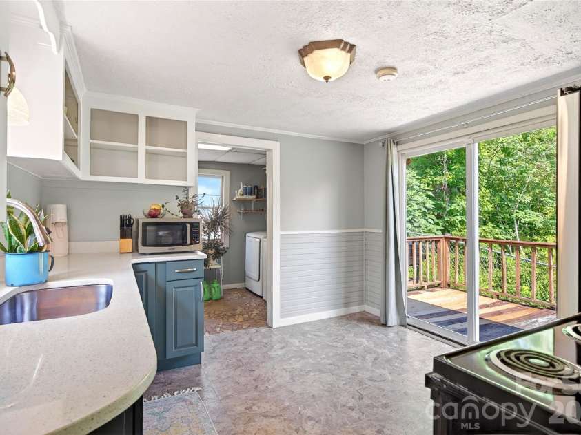 119 Seagle Street, Marion, NC 28752.  MLS# CAR4393206, YatesRealty ID 10128. 