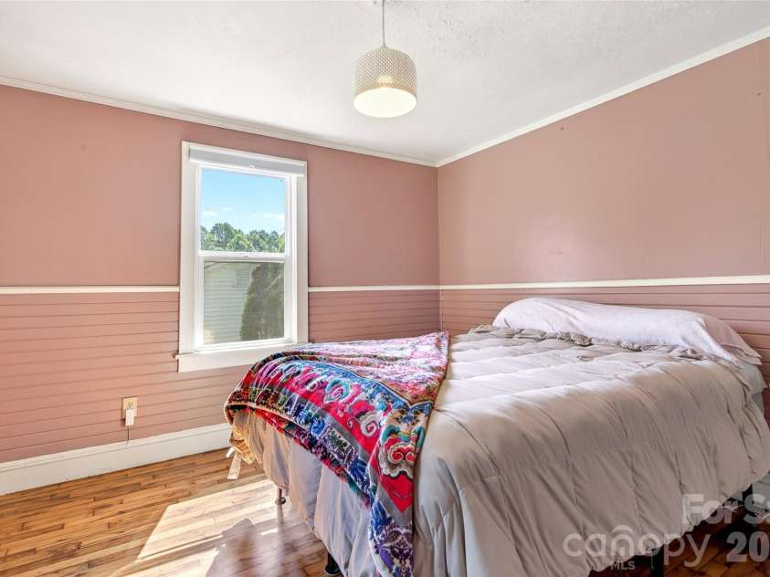 119 Seagle Street, Marion, NC 28752.  MLS# CAR4393206, YatesRealty ID 10128. 