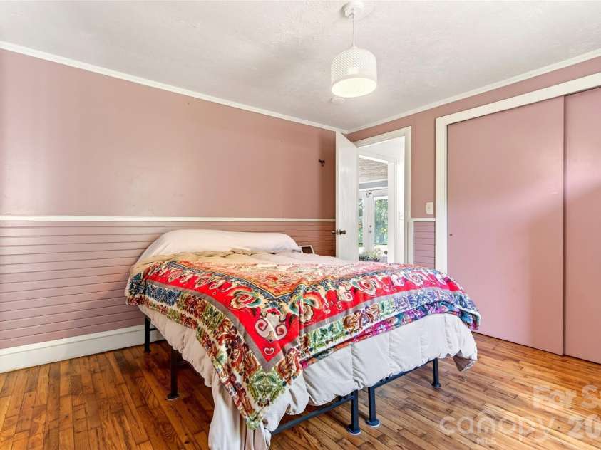 119 Seagle Street, Marion, NC 28752.  MLS# CAR4393206, YatesRealty ID 10128. 