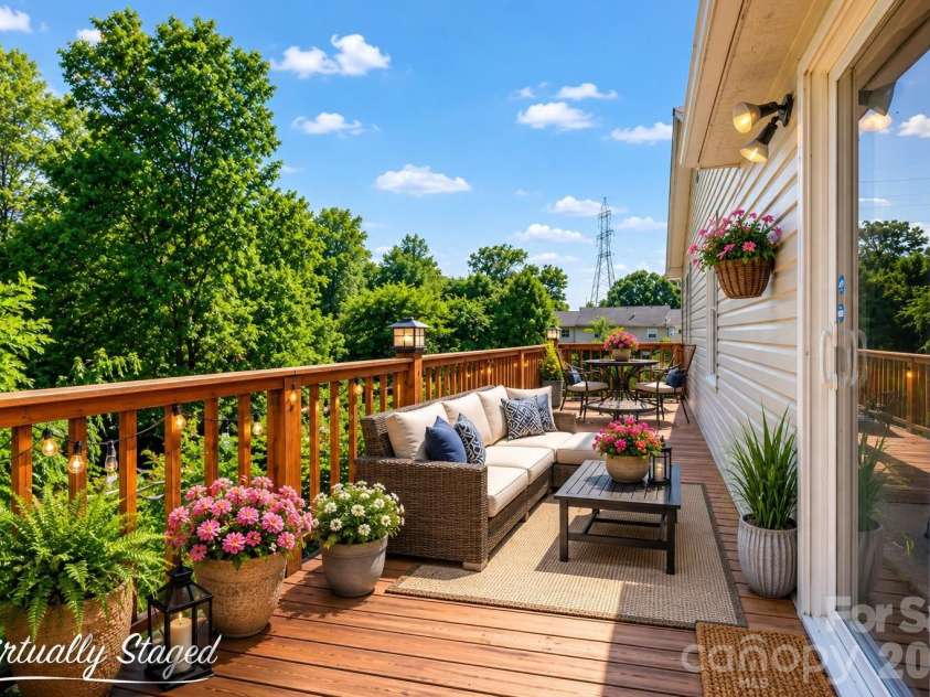 119 Seagle Street, Marion, NC 28752.  MLS# CAR4393206, YatesRealty ID 10128. 