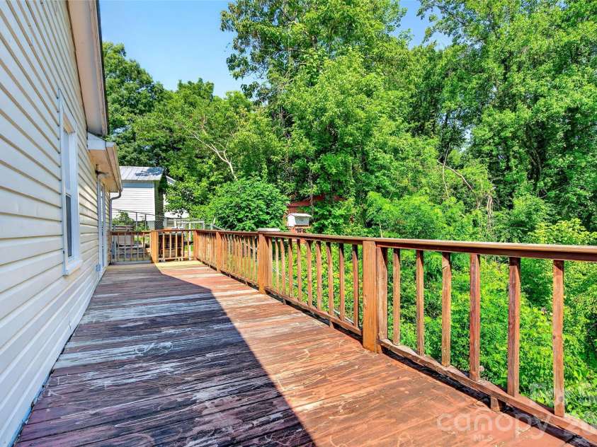 119 Seagle Street, Marion, NC 28752.  MLS# CAR4393206, YatesRealty ID 10128. 