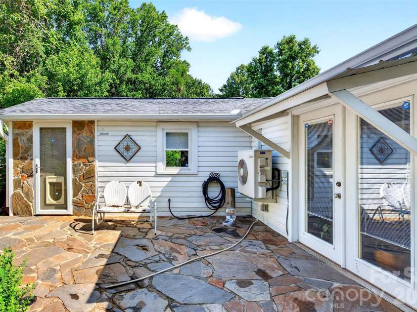 119 Seagle Street, Marion, NC 28752.  MLS# CAR4393206, YatesRealty ID 10128. 