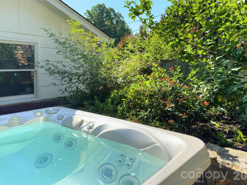 119 Seagle Street, Marion, NC 28752.  MLS# CAR4393206, YatesRealty ID 10128. 