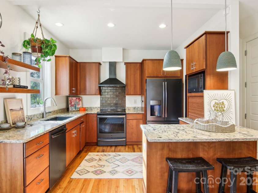 12 Mayfield Road, Asheville, NC 28804.  MLS# CAR4312974, YatesRealty ID 10128. 