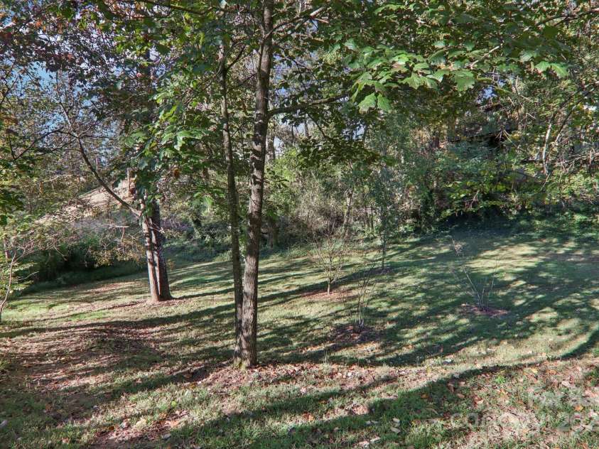 12 Mayfield Road, Asheville, NC 28804.  MLS# CAR4312974, YatesRealty ID 10128. 