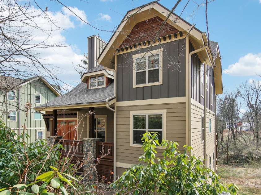 12 Mayfield Road, Asheville, NC 28804.  MLS# CAR4312974, YatesRealty ID 10128. 