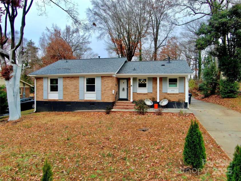 1521 Lanewood Place, Charlotte, NC 28208.  MLS# CAR4326904, YatesRealty ID 1013. Front Elevation