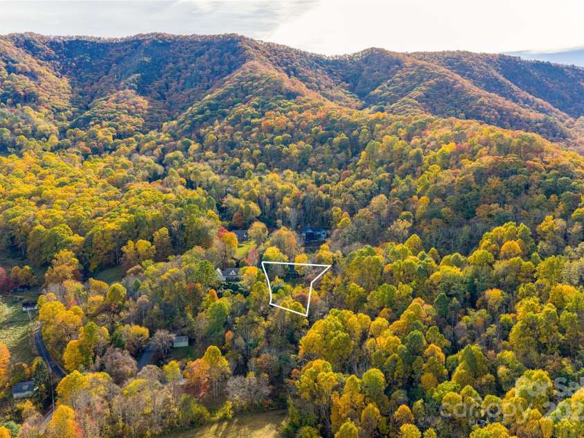 154 Presidential Drive, Waynesville, NC 28786.  MLS# CAR4316529, YatesRealty ID 1013. 