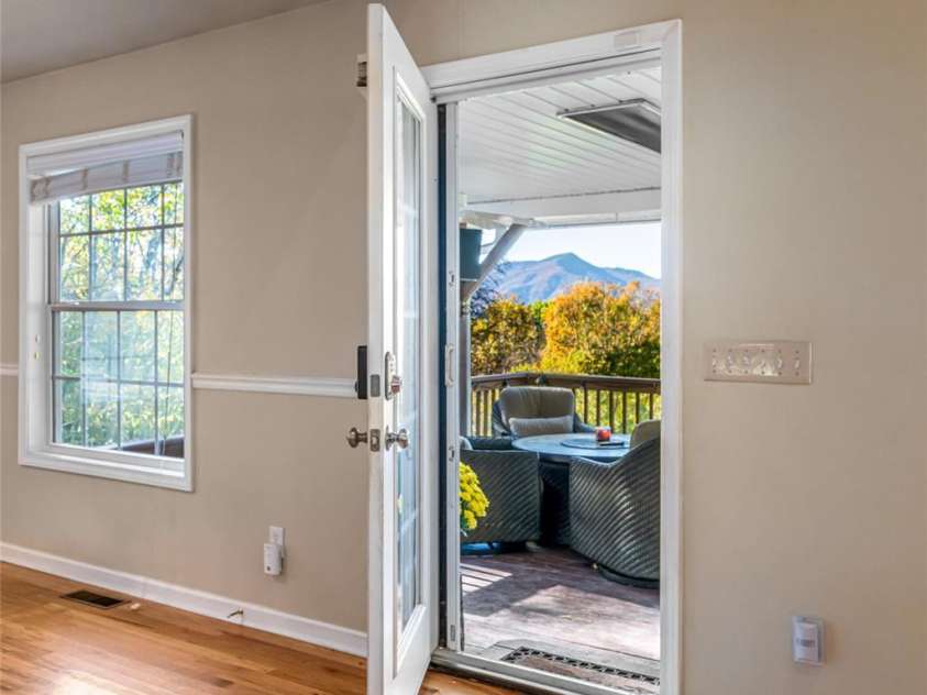 154 Presidential Drive, Waynesville, NC 28786.  MLS# CAR4316529, YatesRealty ID 1013. 