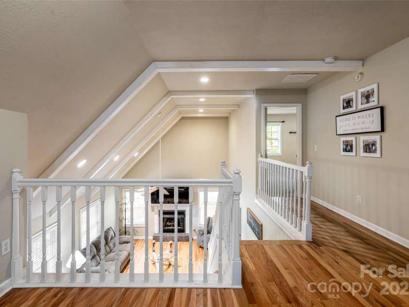 154 Presidential Drive, Waynesville, NC 28786.  MLS# CAR4316529, YatesRealty ID 1013. 