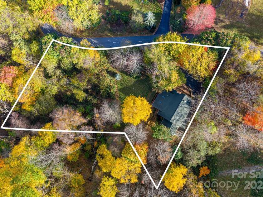 154 Presidential Drive, Waynesville, NC 28786.  MLS# CAR4316529, YatesRealty ID 1013. 