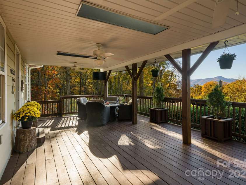 154 Presidential Drive, Waynesville, NC 28786.  MLS# CAR4316529, YatesRealty ID 1013. 