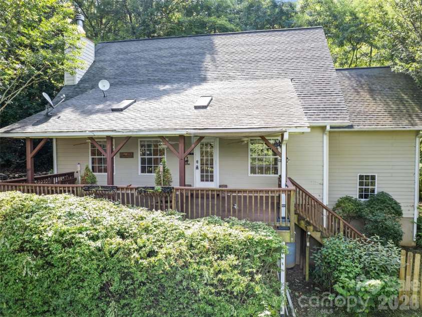 154 Presidential Drive, Waynesville, NC 28786.  MLS# CAR4415483, YatesRealty ID 1013. 