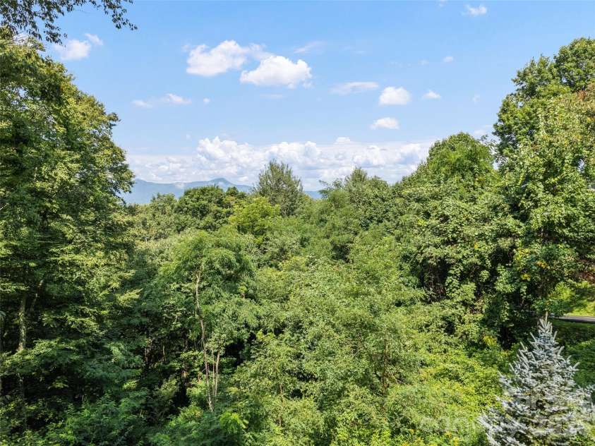 154 Presidential Drive, Waynesville, NC 28786.  MLS# CAR4415483, YatesRealty ID 1013. 