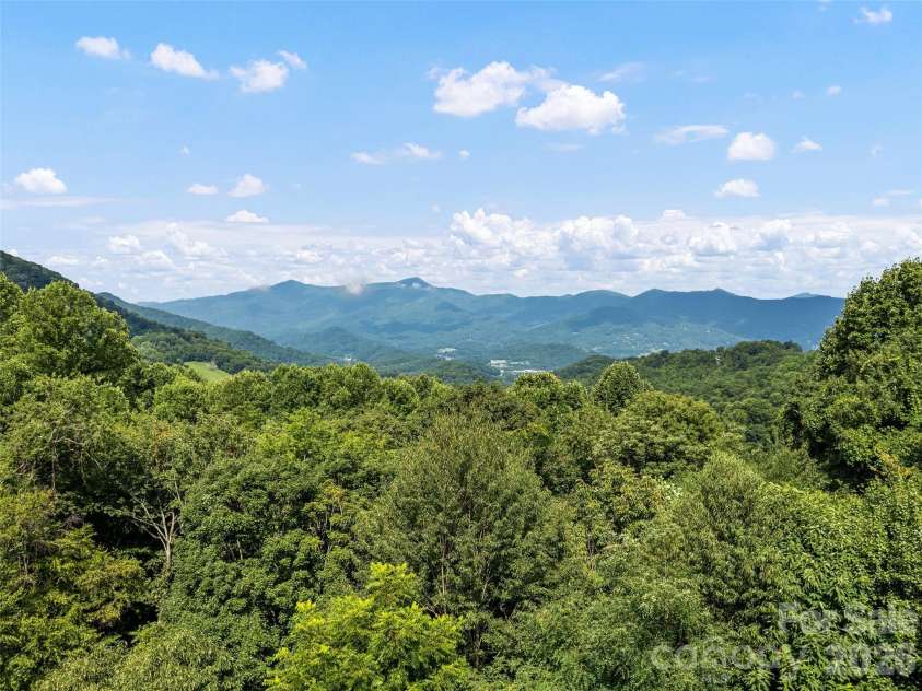154 Presidential Drive, Waynesville, NC 28786.  MLS# CAR4415483, YatesRealty ID 1013. 