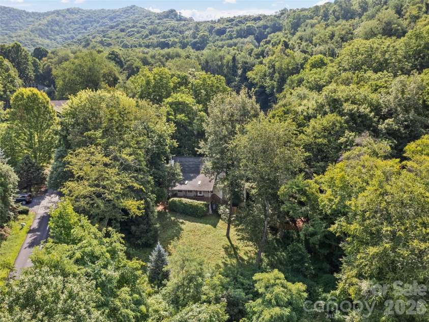 154 Presidential Drive, Waynesville, NC 28786.  MLS# CAR4415483, YatesRealty ID 1013. 