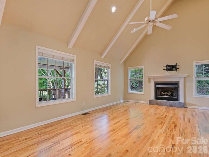 154 Presidential Drive, Waynesville, NC 28786.  MLS# CAR4415483, YatesRealty ID 1013. 