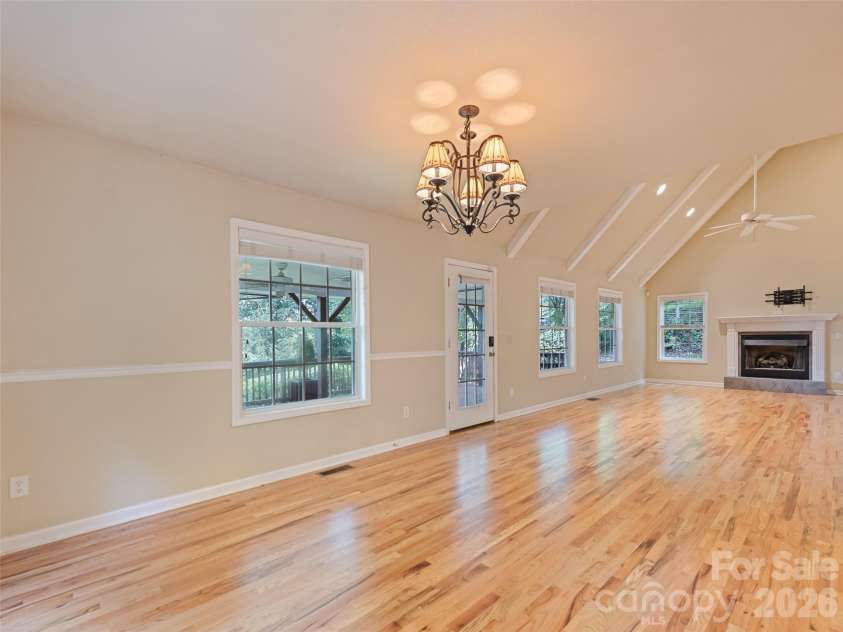 154 Presidential Drive, Waynesville, NC 28786.  MLS# CAR4415483, YatesRealty ID 1013. 