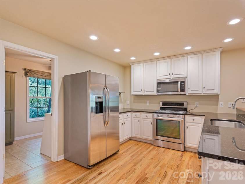 154 Presidential Drive, Waynesville, NC 28786.  MLS# CAR4415483, YatesRealty ID 1013. 