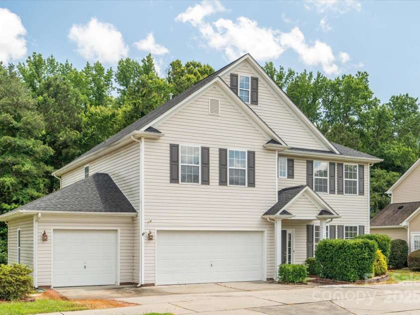 3043 Streamlet Way, Monroe, NC 28110.  MLS# CAR4271540, YatesRealty ID 1013. Rare 3 Car Garage