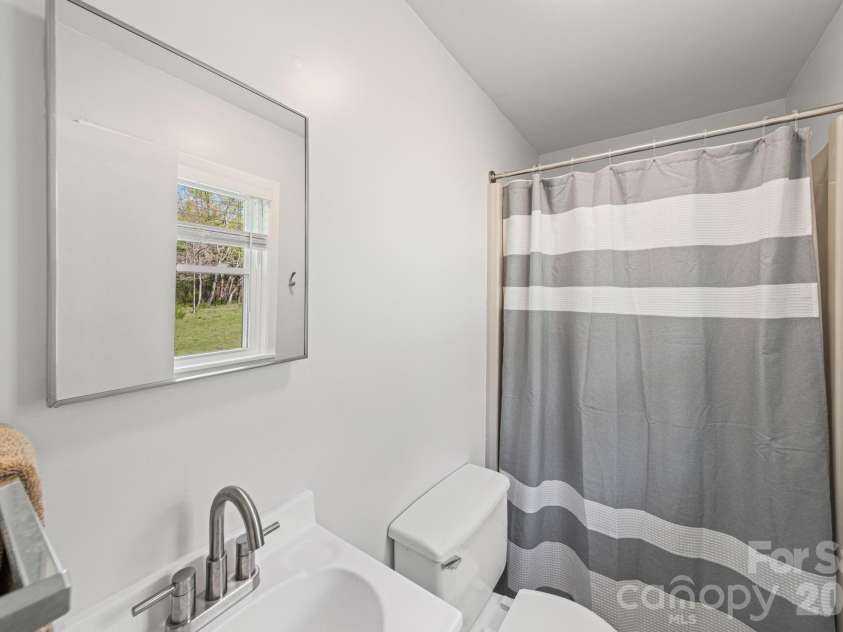 12227 NC 138 Highway, Norwood, NC 28128.  MLS# CAR4366080, YatesRealty ID 10130. Primary Bathroom