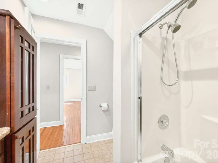 86 Distant View Drive, Asheville, NC 28803.  MLS# CAR4367971, YatesRealty ID 10131. 