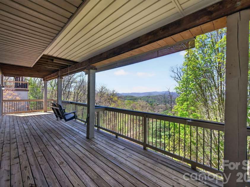 86 Distant View Drive, Asheville, NC 28803.  MLS# CAR4367971, YatesRealty ID 10131. 