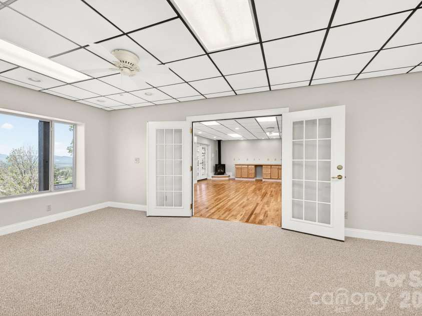 86 Distant View Drive, Asheville, NC 28803.  MLS# CAR4367971, YatesRealty ID 10131. 