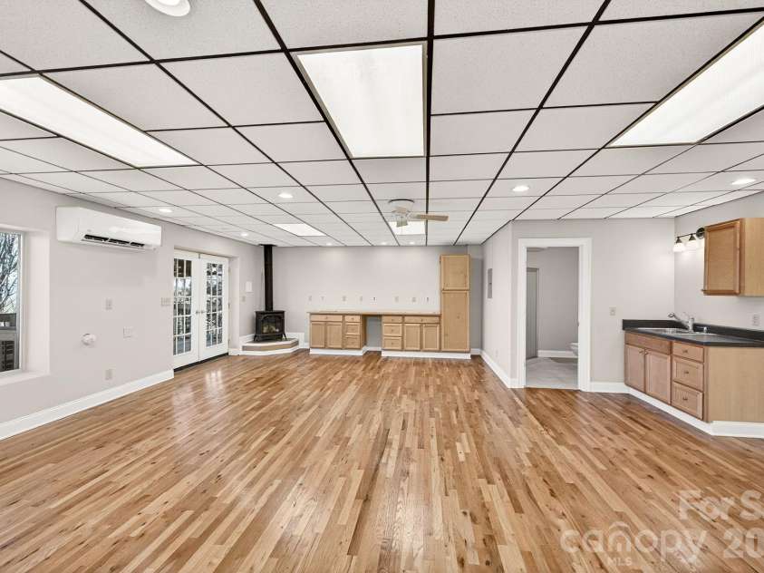 86 Distant View Drive, Asheville, NC 28803.  MLS# CAR4367971, YatesRealty ID 10131. 