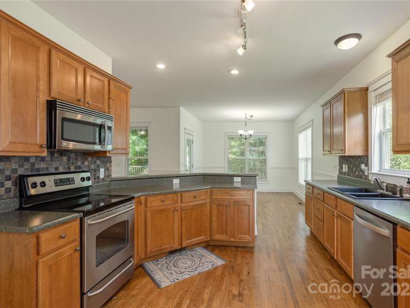 168 Carolina Bluebird Loop, Arden, NC 28704.  MLS# CAR4243265, YatesRealty ID 10134. 