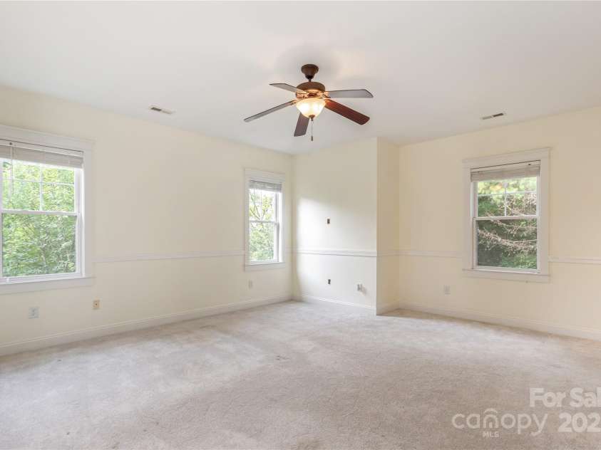 168 Carolina Bluebird Loop, Arden, NC 28704.  MLS# CAR4243265, YatesRealty ID 10134. Primary Suite