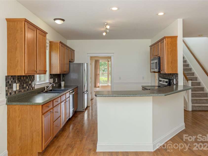 168 Carolina Bluebird Loop, Arden, NC 28704.  MLS# CAR4243265, YatesRealty ID 10134. Smart Kitchen Layout
