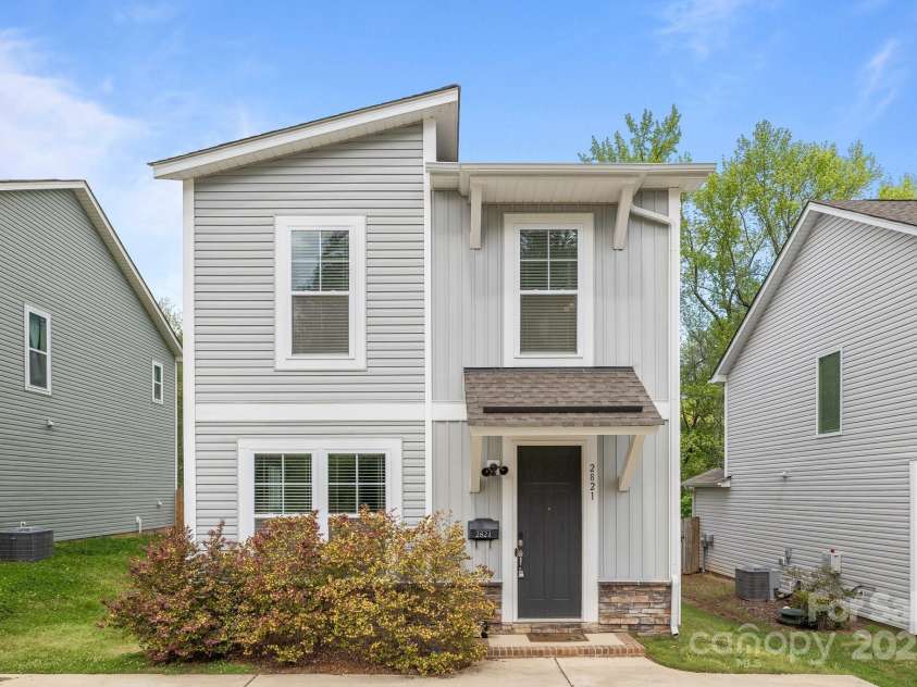 2821 Shamrock Drive, Charlotte, NC 28205.  MLS# CAR4246891, YatesRealty ID 10135. 