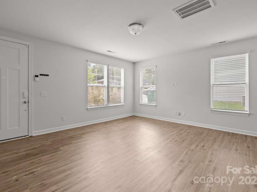 2821 Shamrock Drive, Charlotte, NC 28205.  MLS# CAR4246891, YatesRealty ID 10135. 