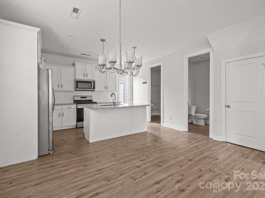 2821 Shamrock Drive, Charlotte, NC 28205.  MLS# CAR4246891, YatesRealty ID 10135. 